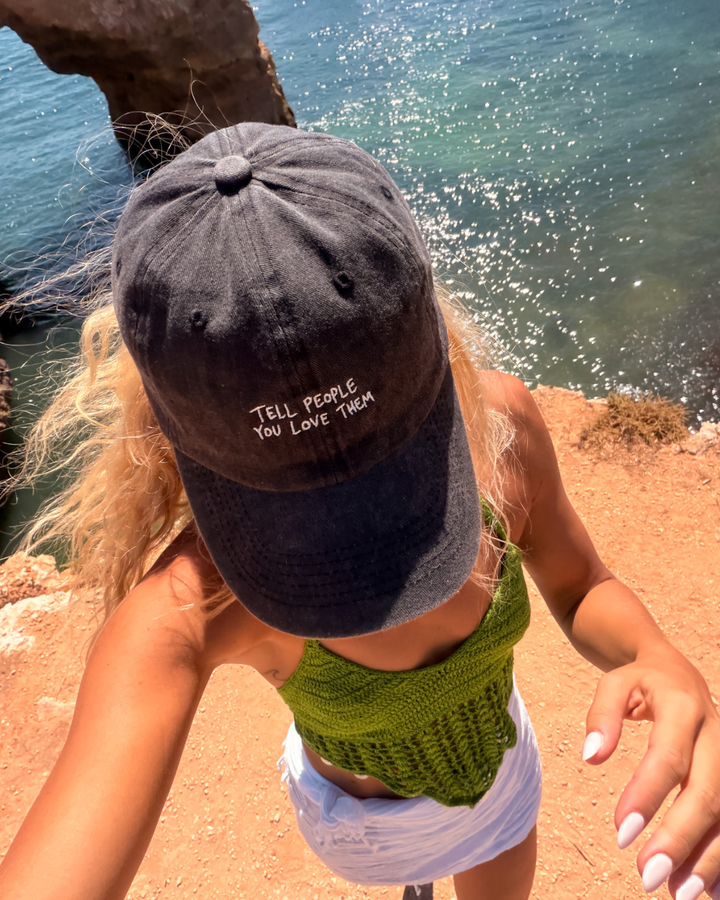 Statement Cap Schwarz washed - tell people you love them 