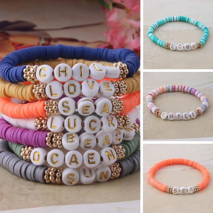 Soft Clay Farbiges Armband Set mit Buchstaben Love, Chill, Sea, Luck und so weiter