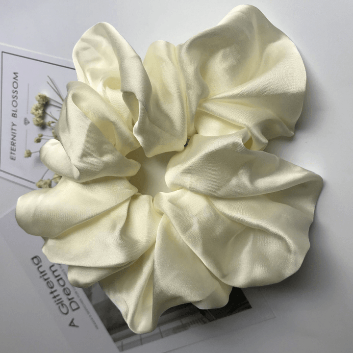 creme weiss Scrunchie Haargummi aus Satin Seide kaufen Schweiz