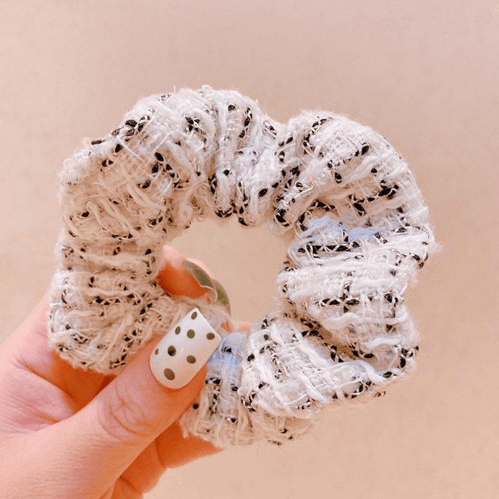 Haar Accessoire aus elastischem Stoff in schwarz weiss